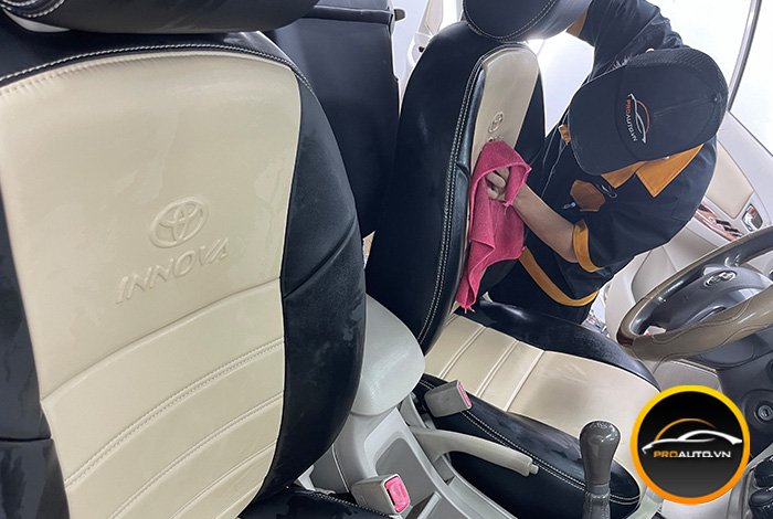 Bọc ghế da ô tô tại nhà