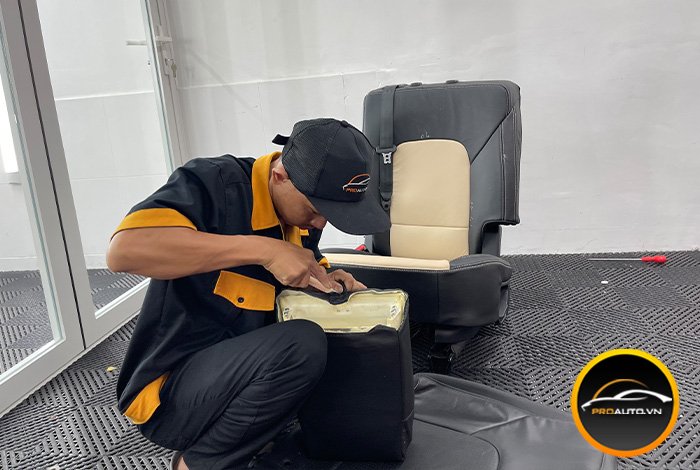 Bọc ghế da ô tô tại nhà