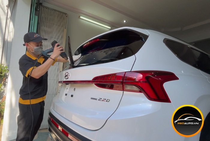 Dán phim cách nhiệt xe ô tô tại nhà