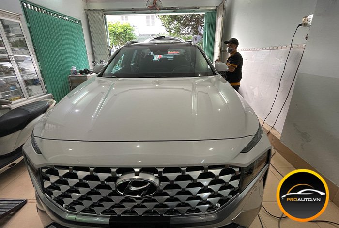 Dán phim cách nhiệt xe ô tô tại nhà