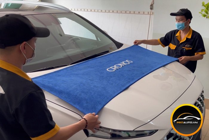 Dán phim cách nhiệt xe ô tô tại nhà