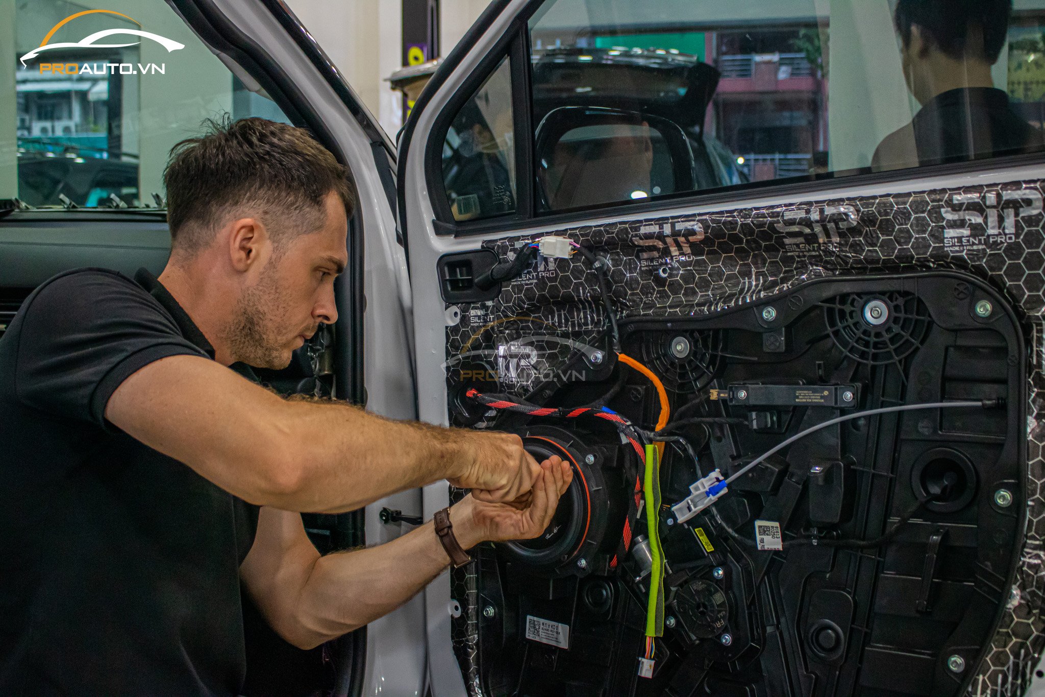 Nâng cấp âm thanh ô tô chuyên nghiệp tại Proauto.vn