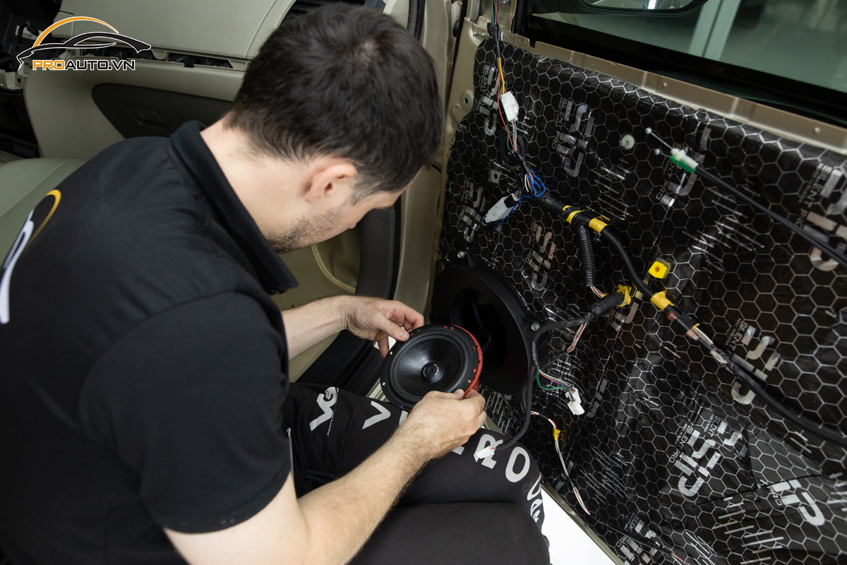 Thi công nâng cấp âm thanh xe hơi tại Proauto.vn