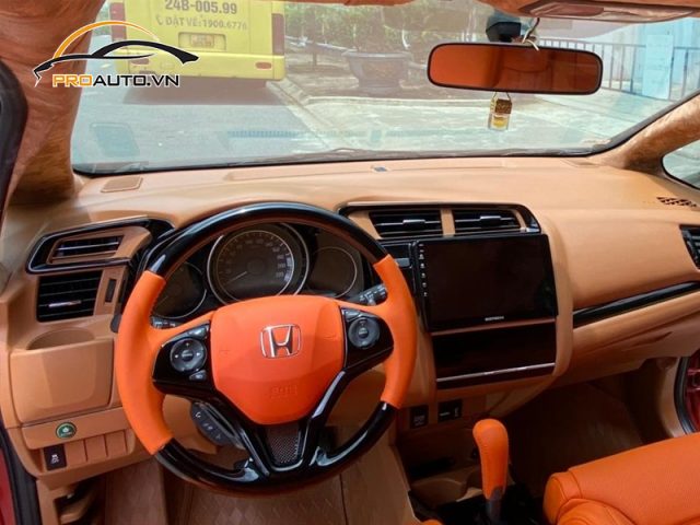 Đổi màu nội thất chi tiết xe 