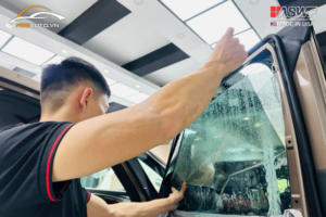 Tại sao phải dán phim cách nhiệt ô tô tại Nghệ An?