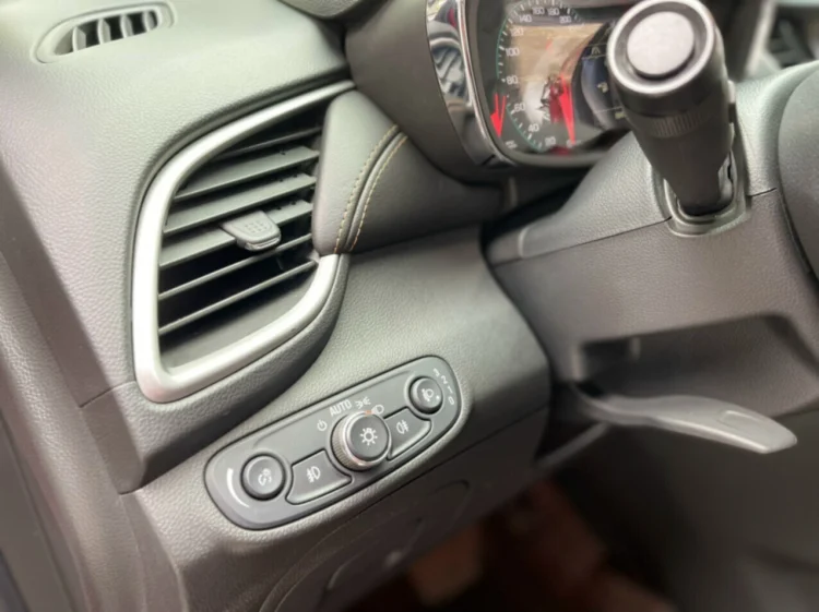 Nội thất khoang người lái của xe