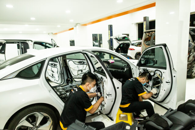 Cách âm chống ù xe hơi tại vị trí cửa 