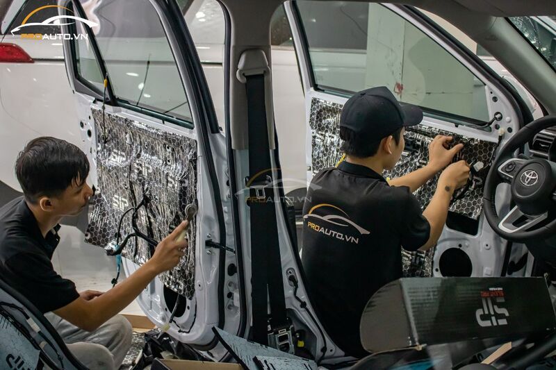 Kinh nghiệm dán cách âm chống ồn xe hơi