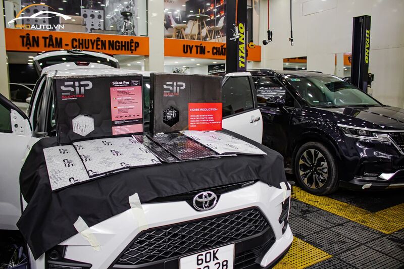 Kinh nghiệm dán cách âm chống ồn xe hơi