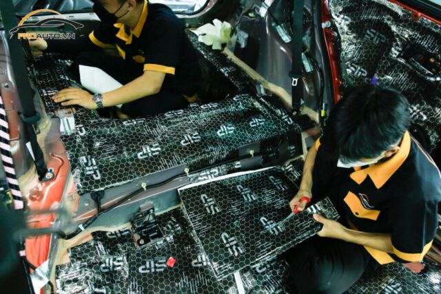 Thi công cách âm chống ồn ô tô tại Proauto.vn