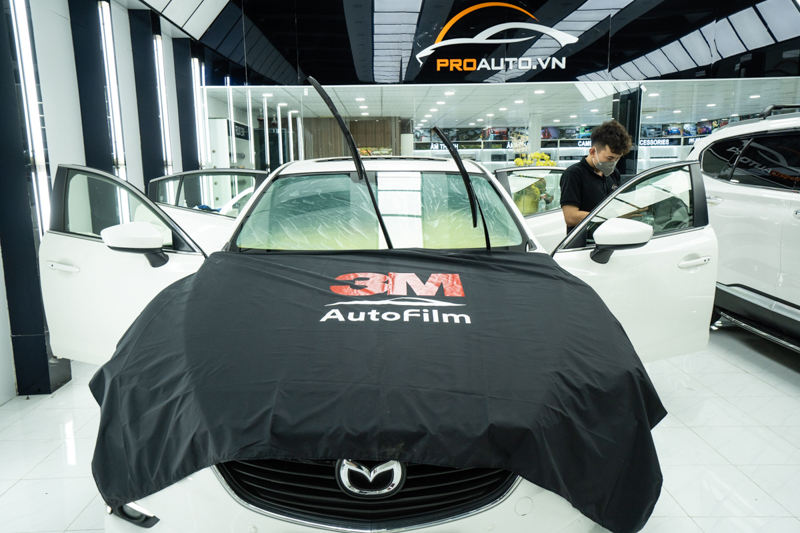 Dán phim cách nhiệt 3M cho xe ô tô