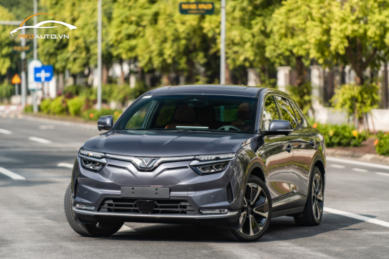 Dán phim cách nhiệt ô tô tại Vĩnh Long