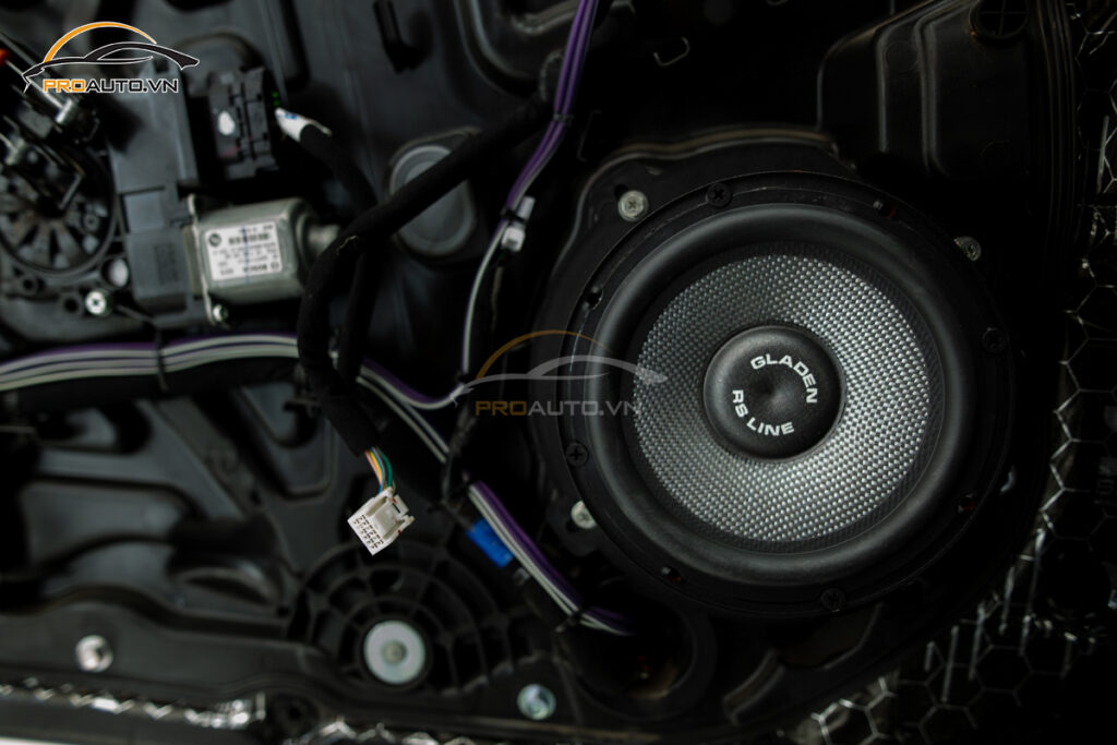Top những thương hiệu độ loa sub ô tô quận 1 chất lượng nhất
