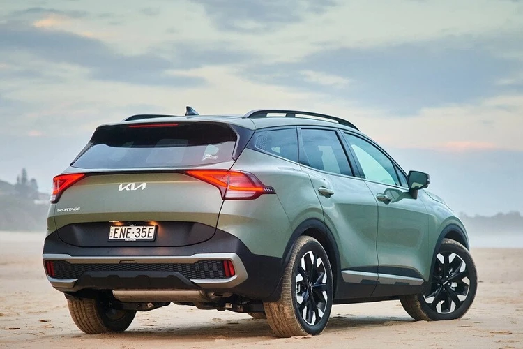 Sử dụng cụm đèn hậu LED