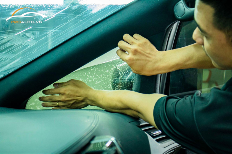 Lợi ích của việc dán phim cách nhiệt ô tô tại Thanh Hóa