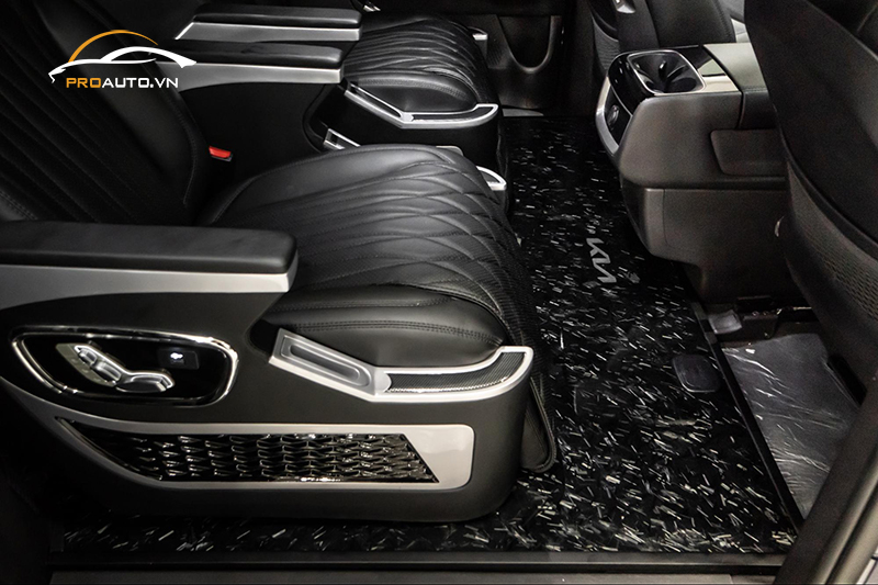 Lót sàn carbon Kia Carnival xu hướng mới mẻ