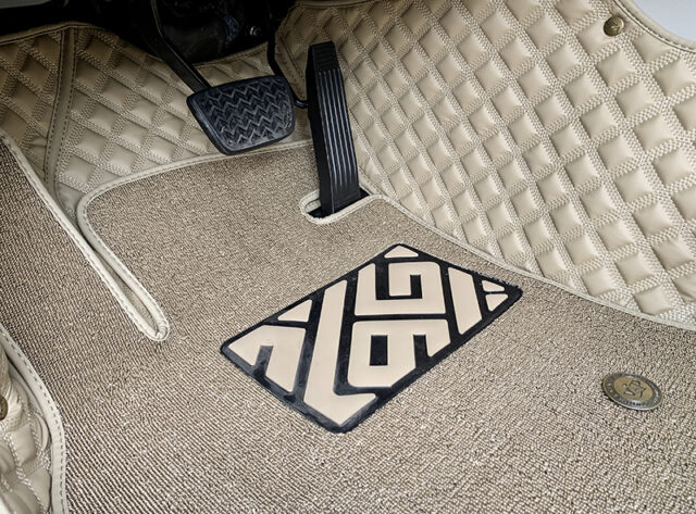 Có nên sử dụng thảm lót sàn ô tô cacbon?