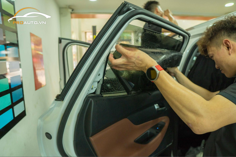 Những lưu ý quan trọng khi dán phim cách nhiệt ô tô tại Bắc Ninh