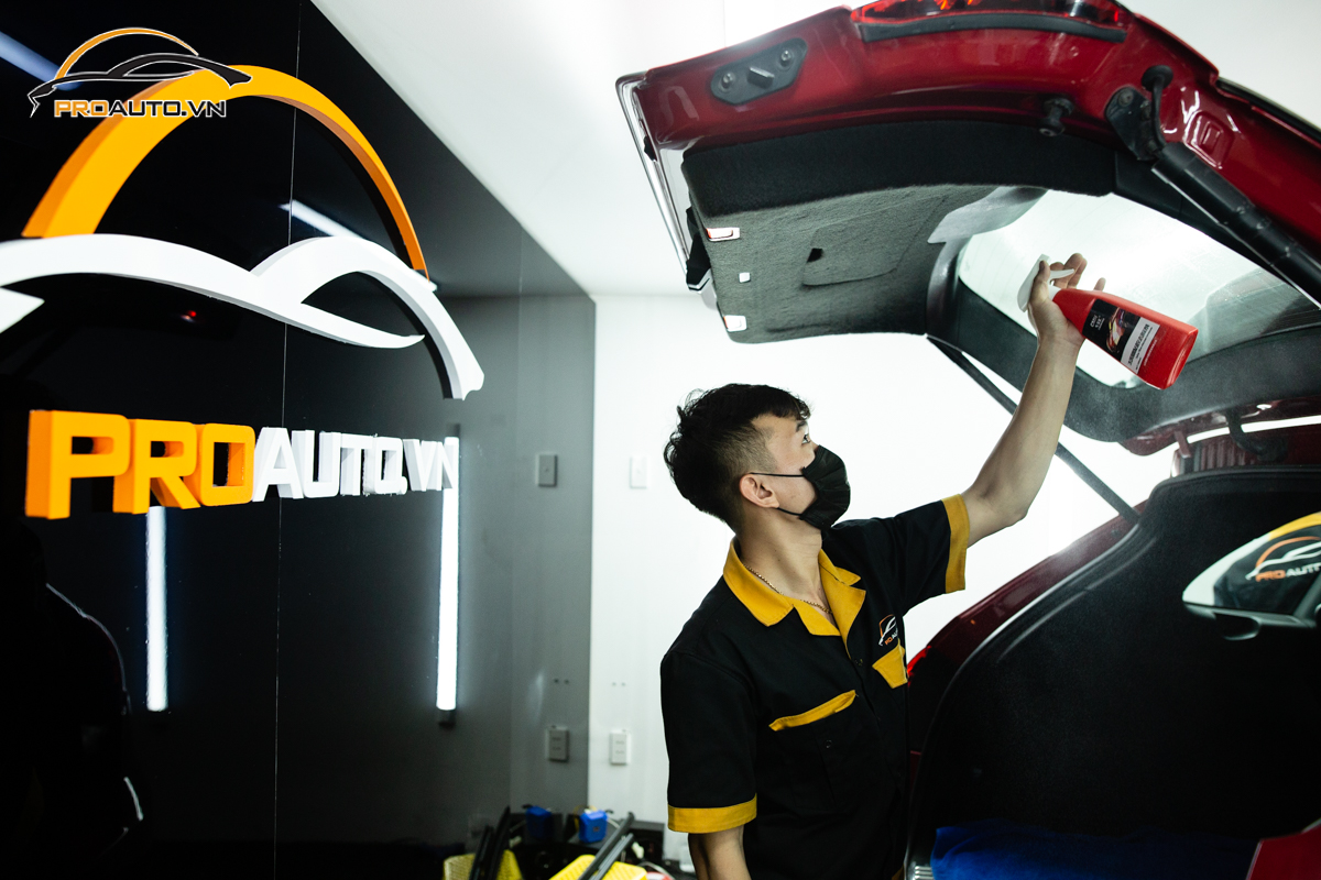 Dán các loại phim cách nhiệt ô tô uy tín tại Proauto.vn