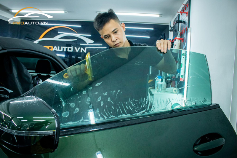 Quy trình dán phim cách nhiệt ô tô tại Bà Rịa Vũng Tàu
