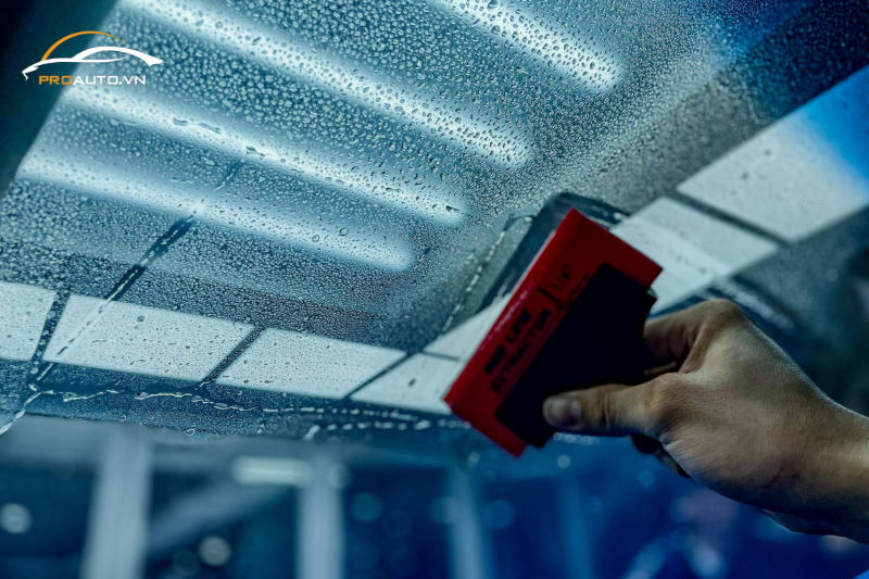 Quy trình dán phim cách nhiệt ô tô tại Điện Biên