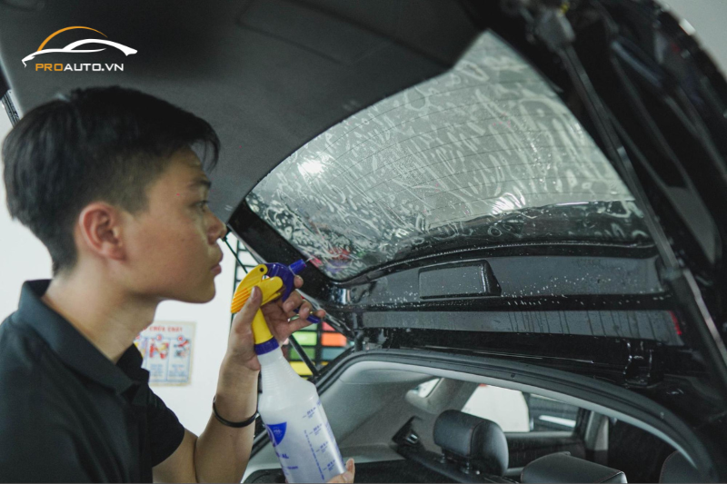 Quy trình dán phim cách nhiệt ô tô tại Gia Lai