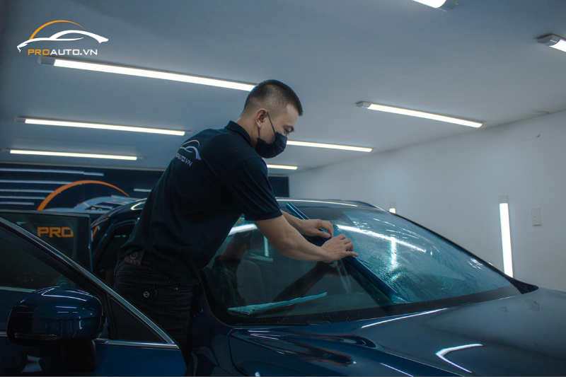 Quy trình dán phim cách nhiệt ô tô tại  Kon Tum