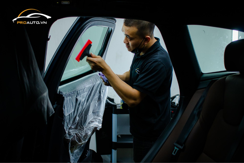 Quy trình dán phim cách nhiệt ô tô tại Lạng Sơn