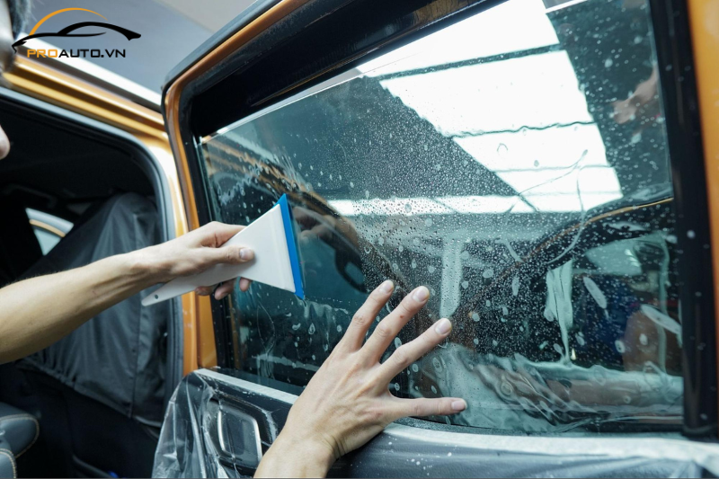 Quy trình dán phim cách nhiệt ô tô tại Phú Thọ