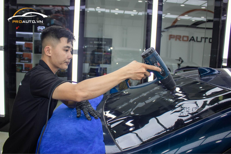 Quy trình dán phim cách nhiệt ô tô tại Quảng Nam