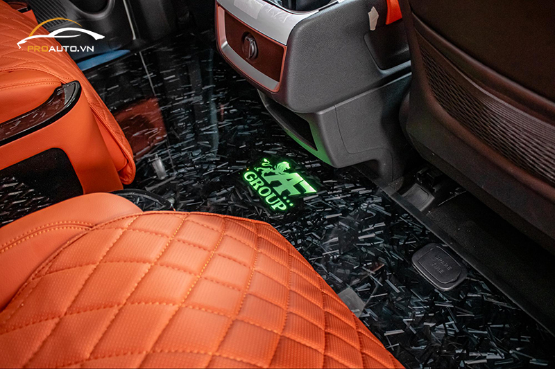 Sàn Carbon Kia Carnival ô tô cá tính