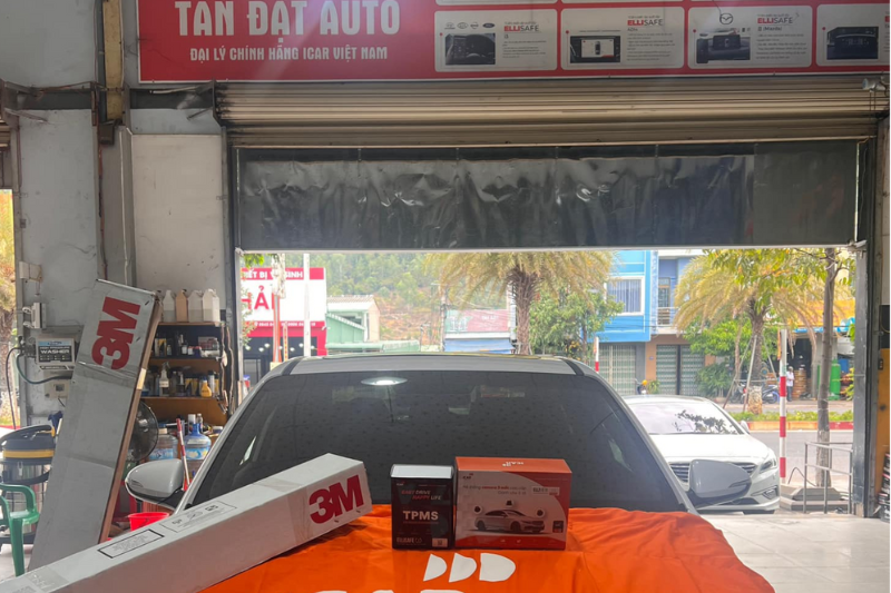  Tấn Đạt AutoCar - Địa chỉ dán phim cách nhiệt ô tô tại Bình Định