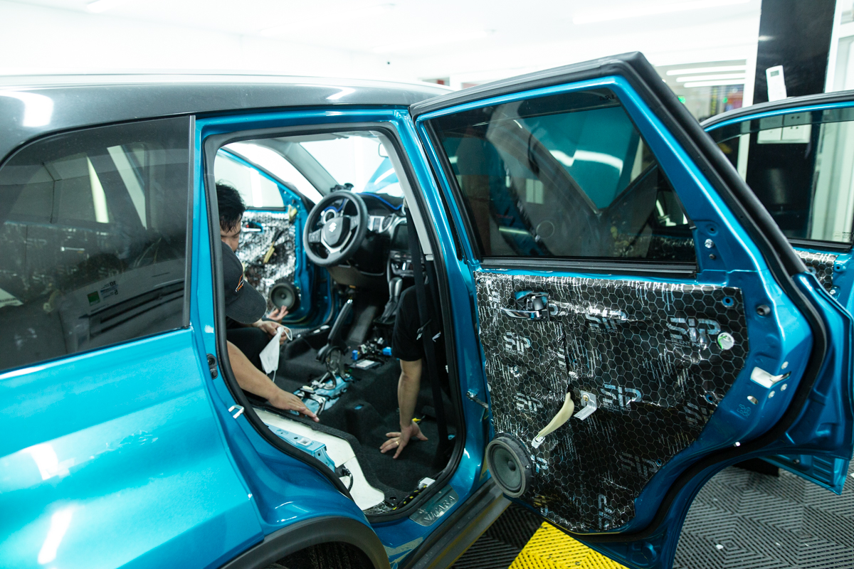 Dán vật liệu cách âm chống ồn