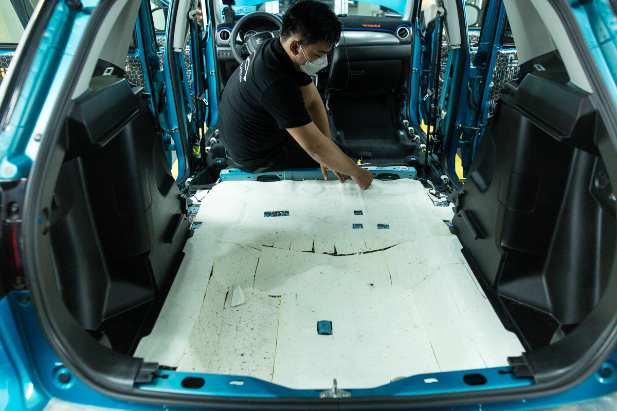 Dán vật liệu cách âm chống ồn