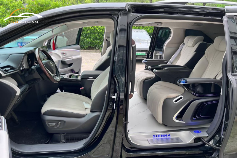 Độ ghế limousine Hongyi 2.0 Plus tại xưởng độ ghế limousine ô tô TPHCM uy tín