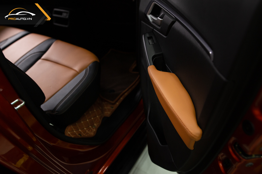 Bọc ghế da cho ô tô6