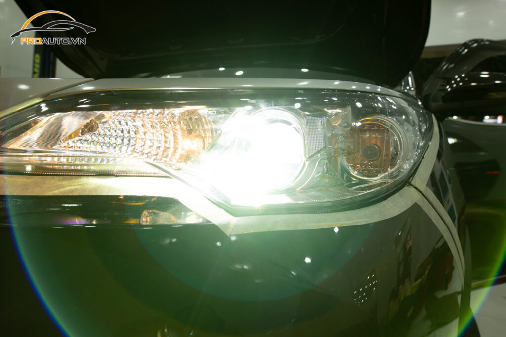 Độ đèn xe ô tô