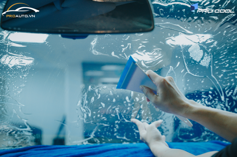 Bí quyết chọn dán phim cách nhiệt kính lái hiệu quả