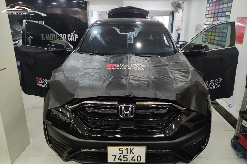 Dán phim cách nhiệt kính lái thương hiệu ASWF chất lượng