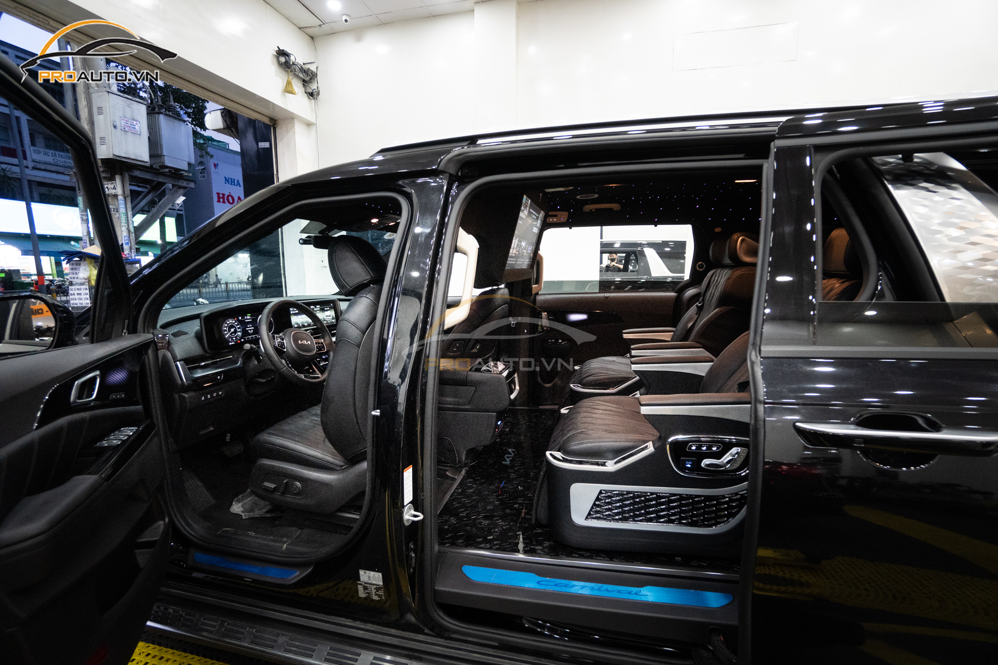 Kia Carnival độ ghế Limousine chuyên nghiệp tại Proauto.vn