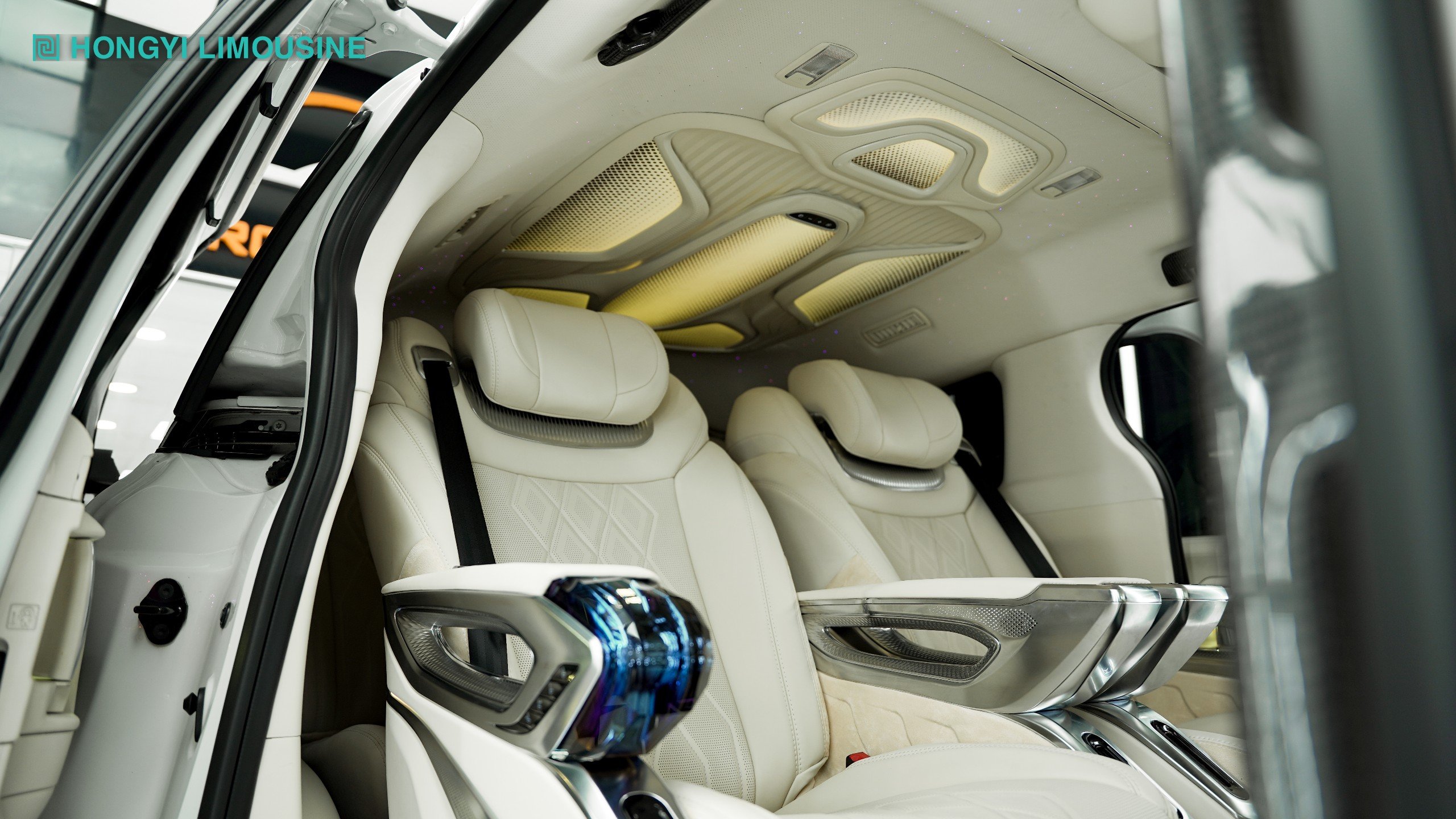 Kia Carnival Độ Limousine