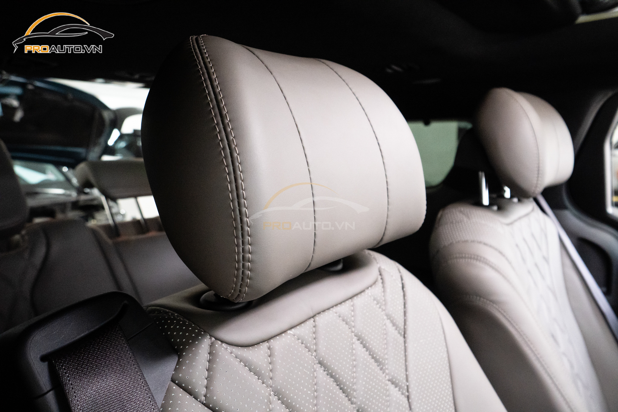 Chất liệu da cao cấp 