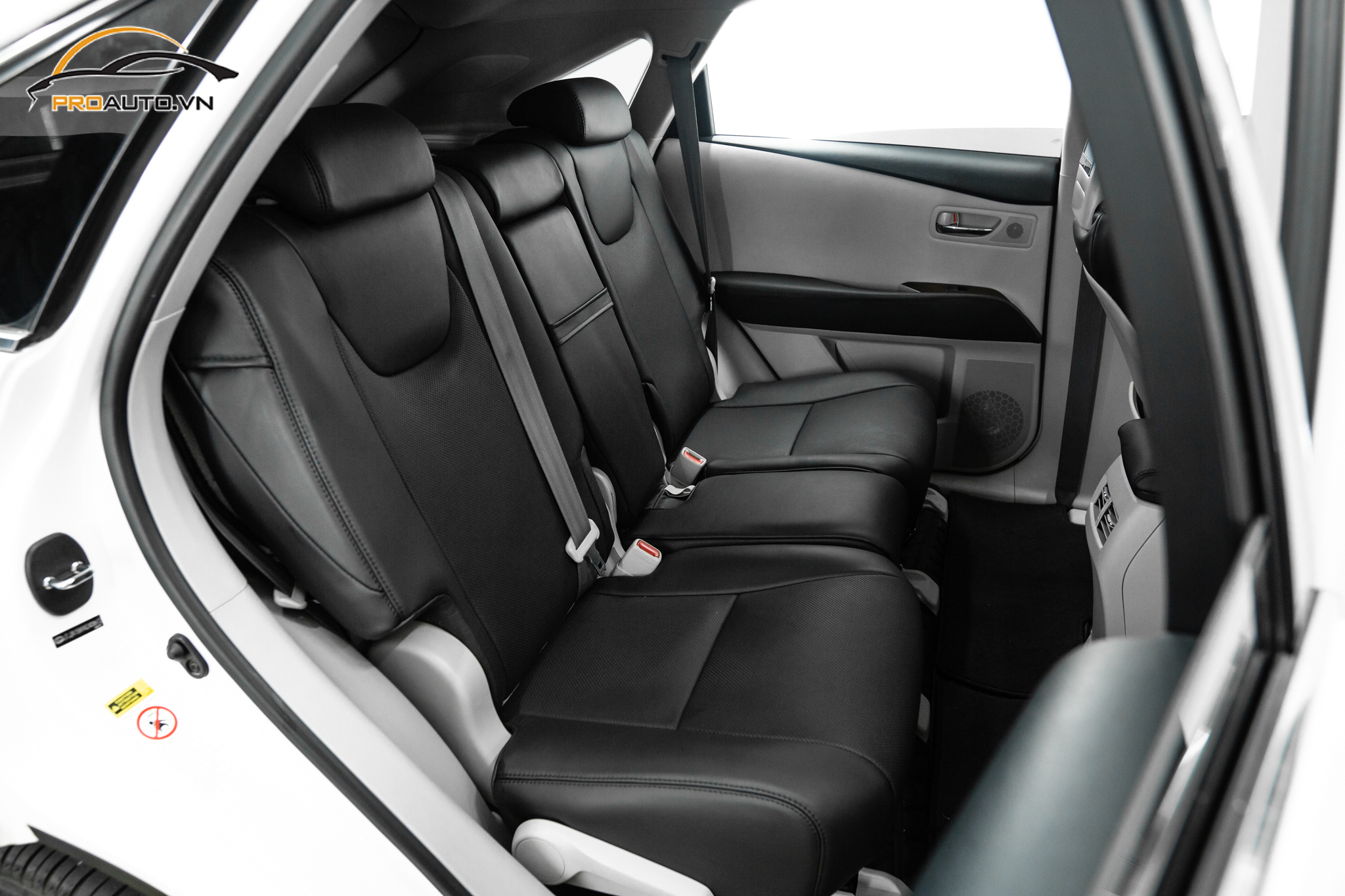 Những vị trí nên bọc da xe ô tô