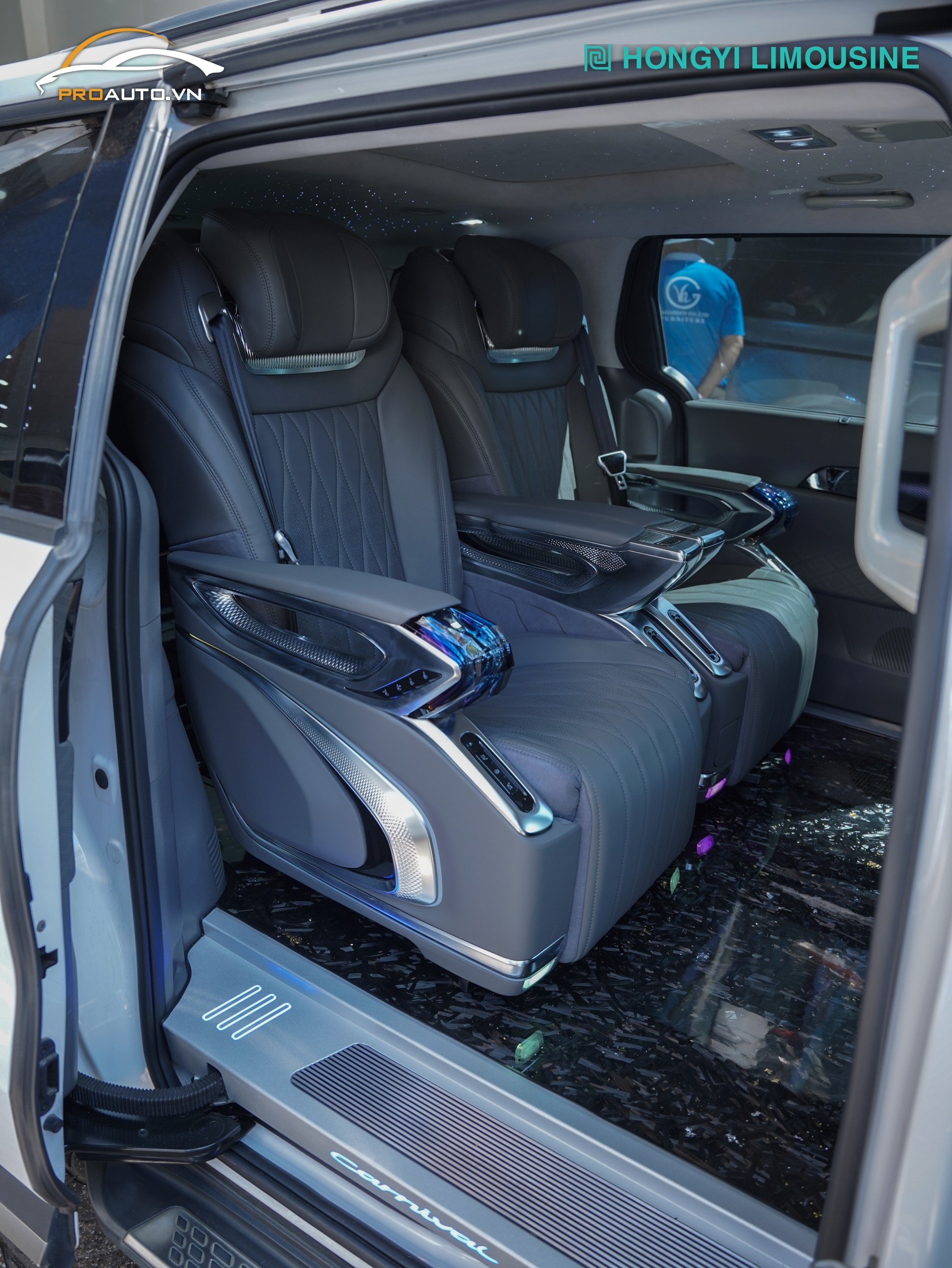 Mẫu ghế Limousine Carnival nhập khẩu