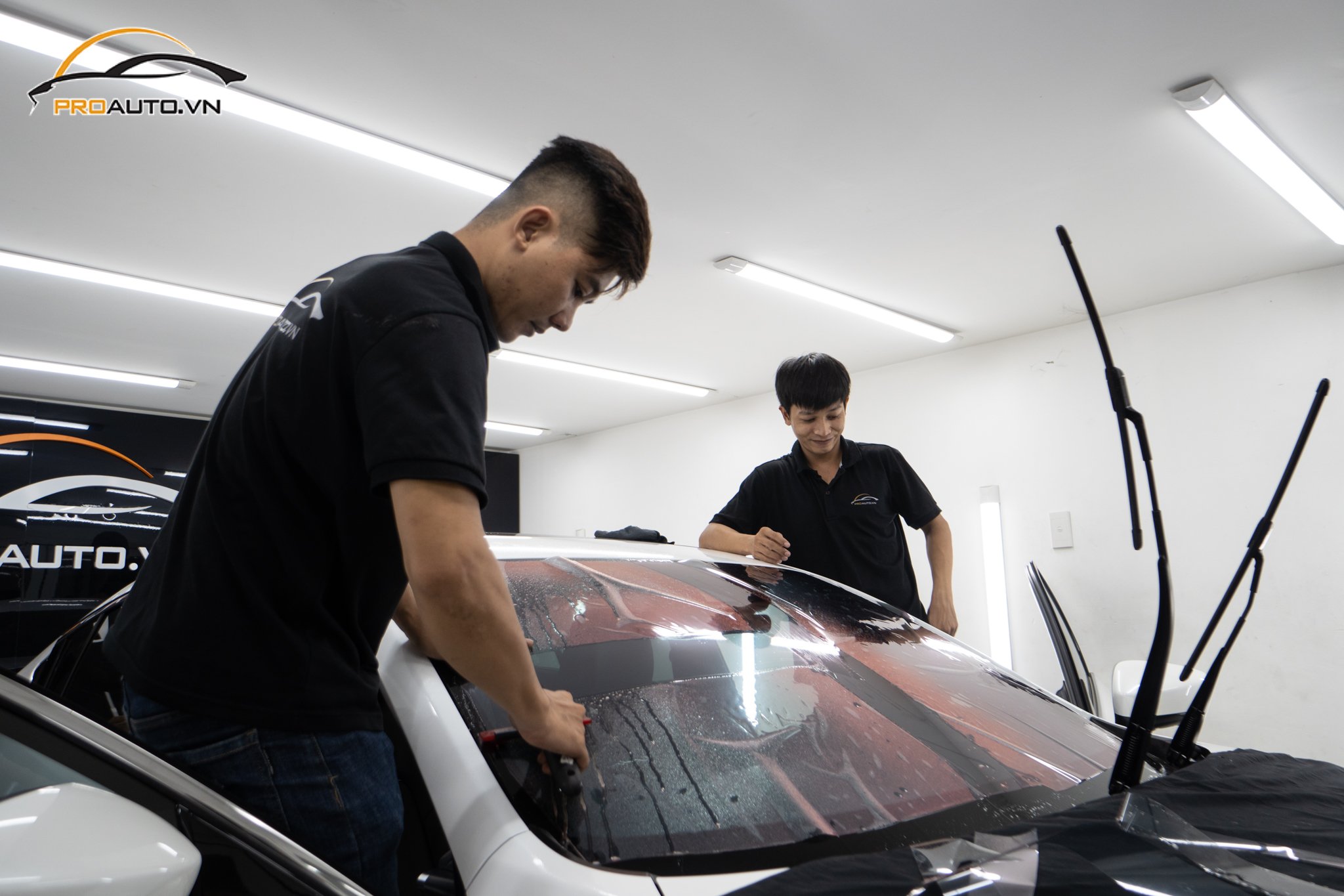 Dán phim cách nhiệt 3M Crystalline chính hãng 