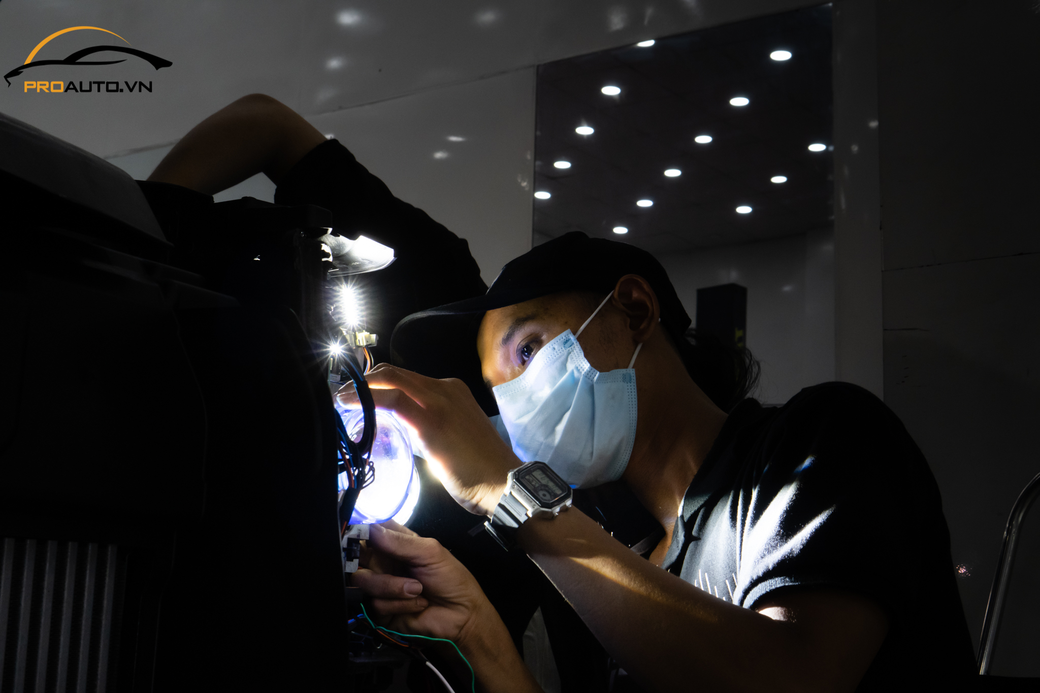Thi công độ đèn chuyên nghiệp cho xe ô tô 