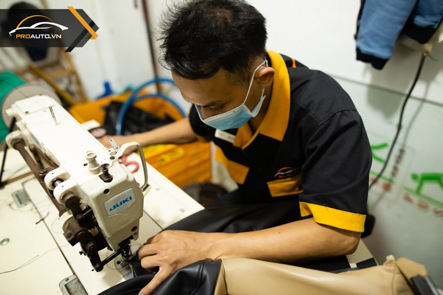 Thi công bọc da cho ghế nỉ xe ô tô tại Proauto.vn
