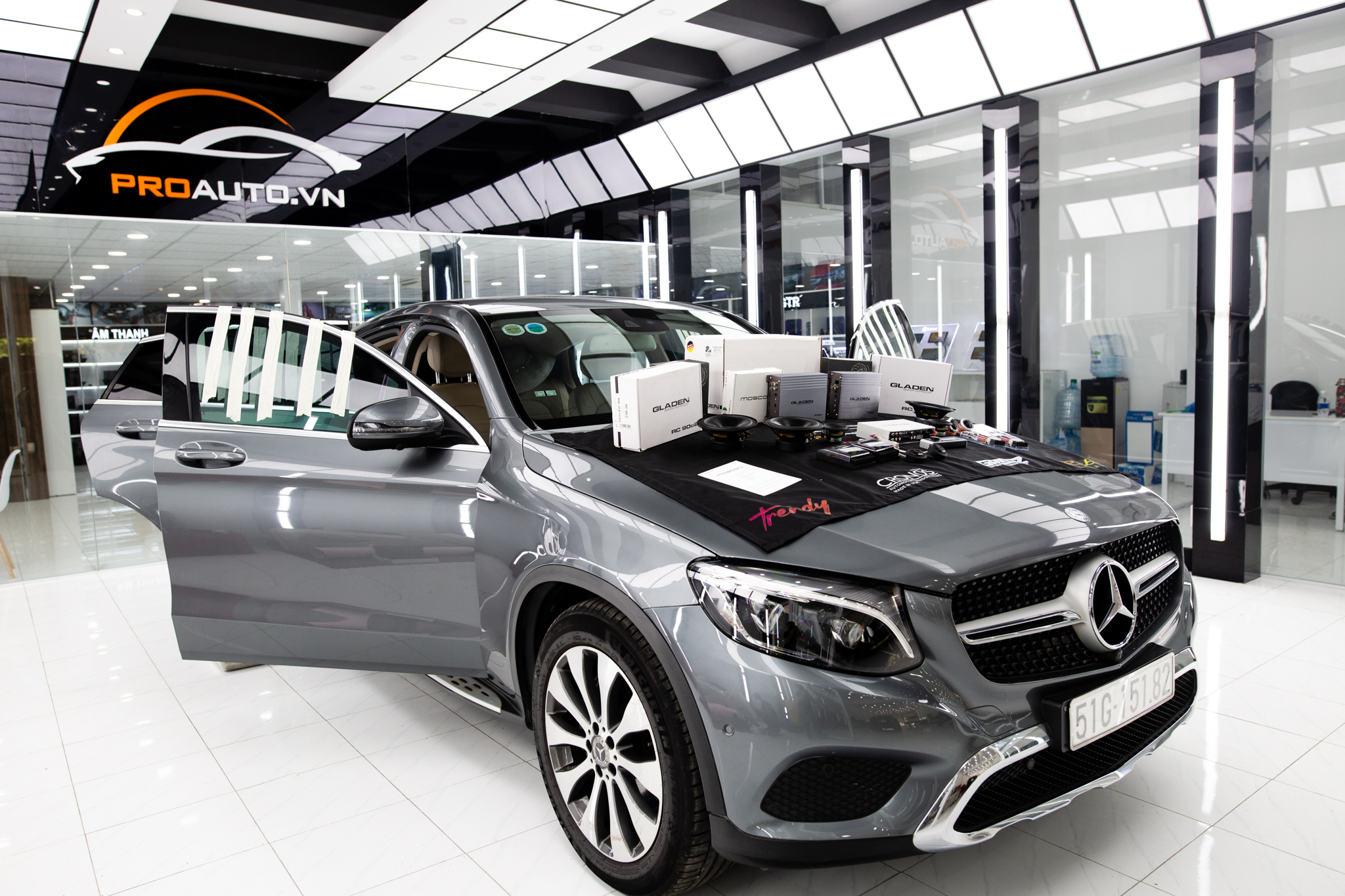 Nâng cấp âm thanh cho xe Mercedes GLC 300