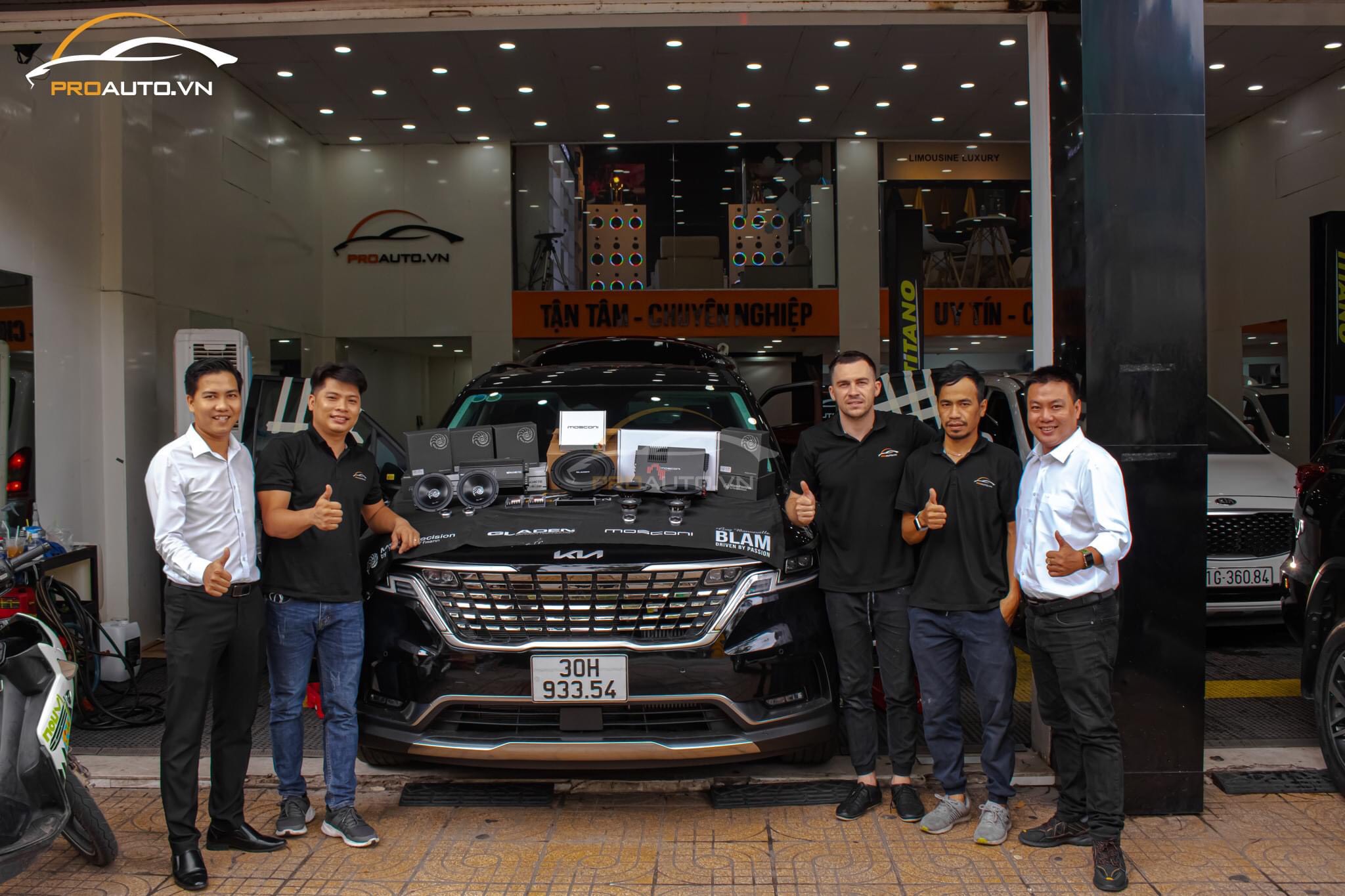 Độ âm thanh cho xe hơi Kia Carnival tại Proauto.vn