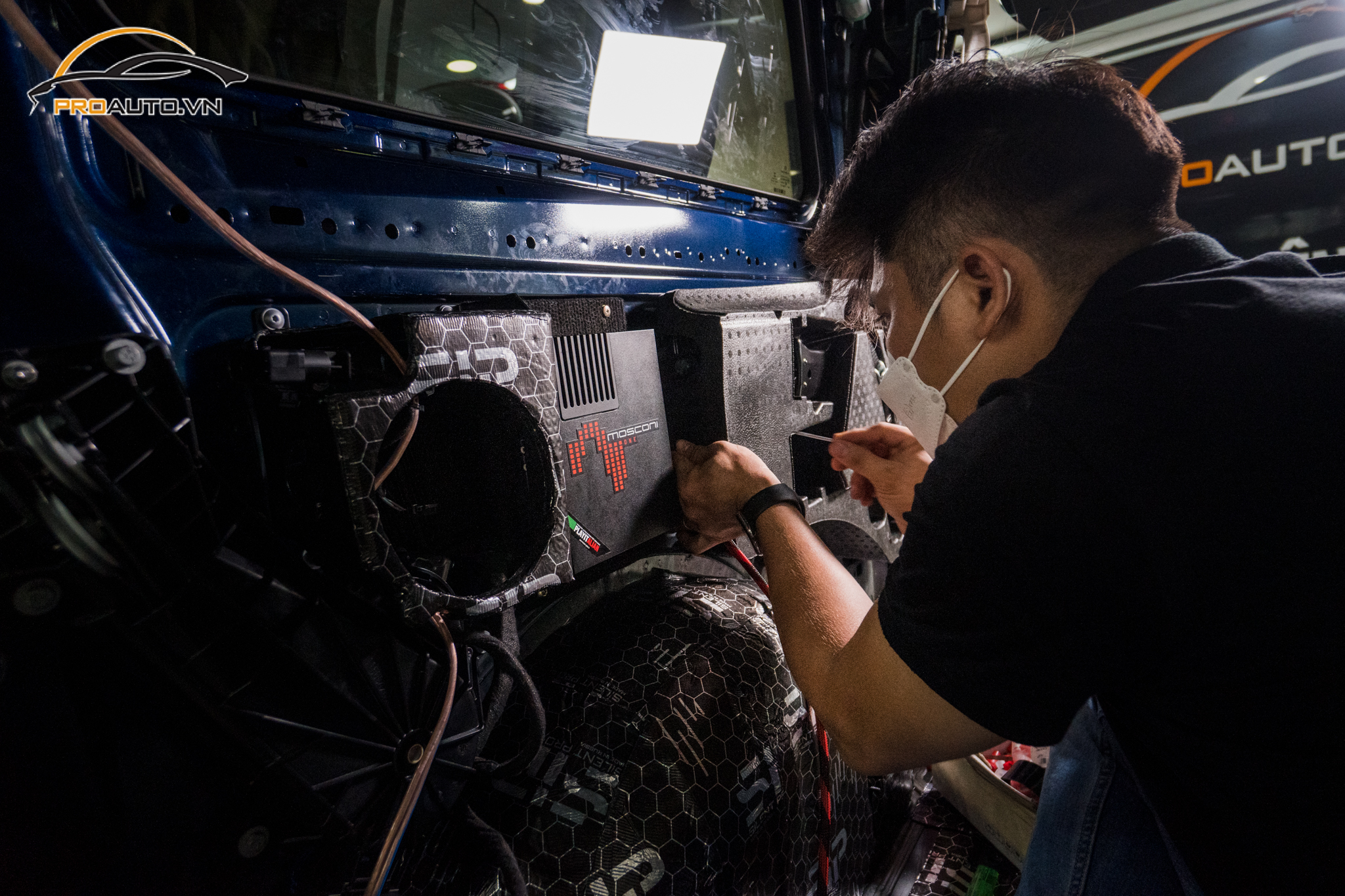 Nâng cấp âm thanh xe hơi cùng kỹ thuật viên âm thanh